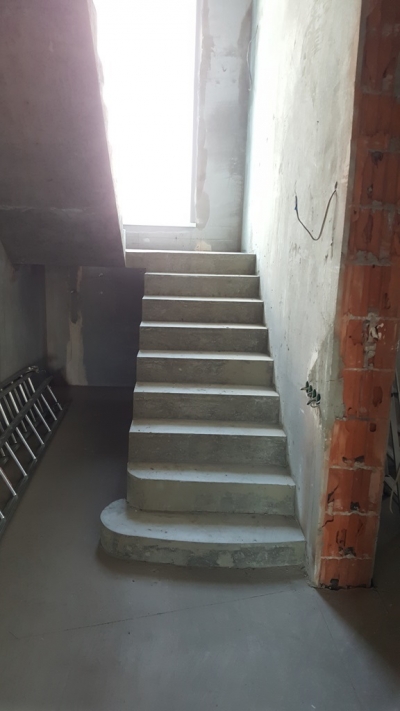 Маршевая лестница и ограждение из бетона