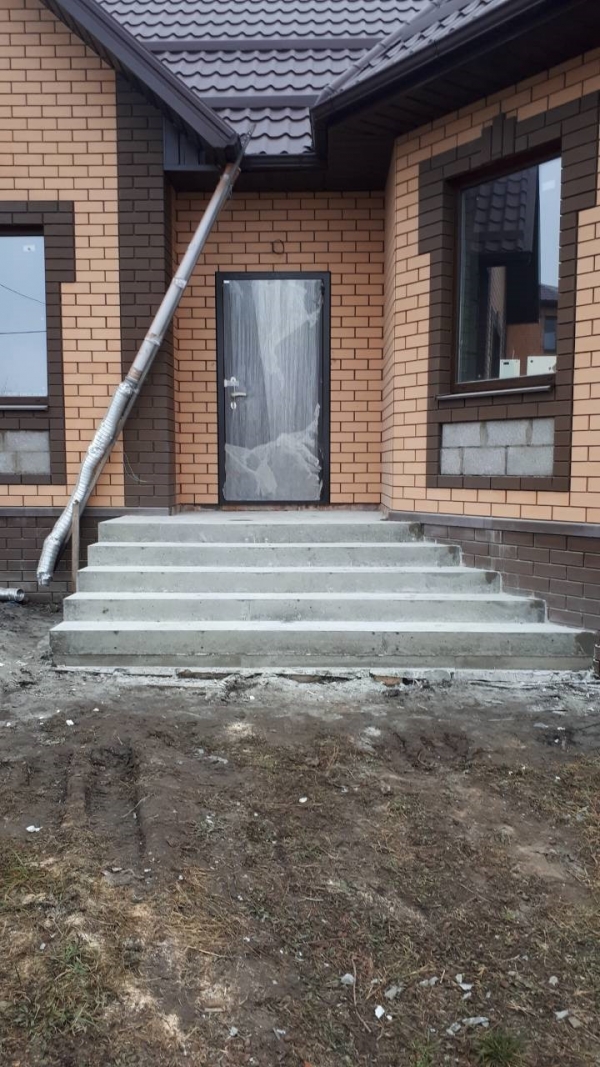 Видеообзор исполненного крыльца